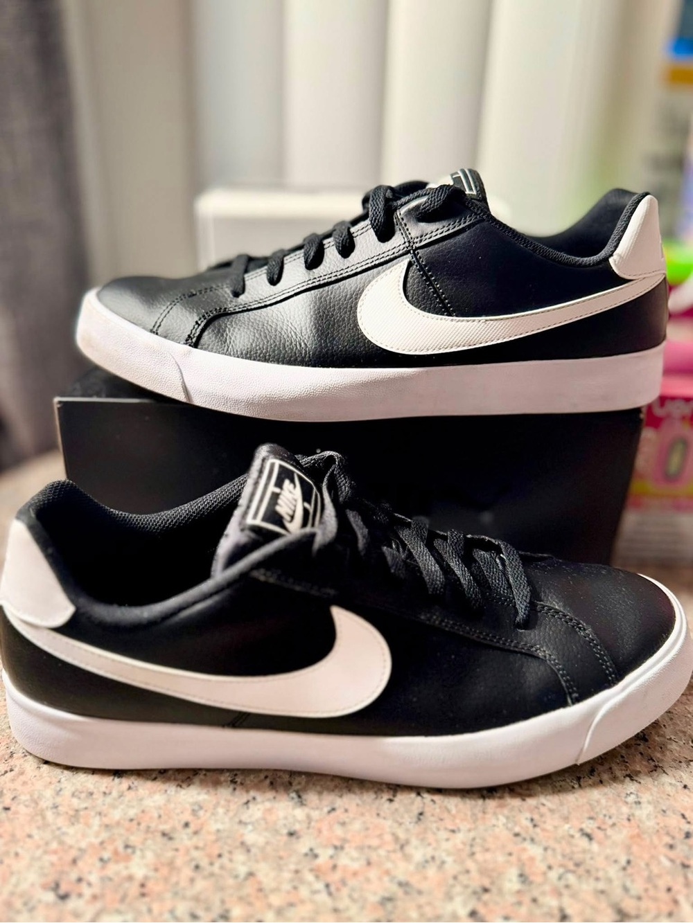 Nike Men's Black and White Athletic Sneakers